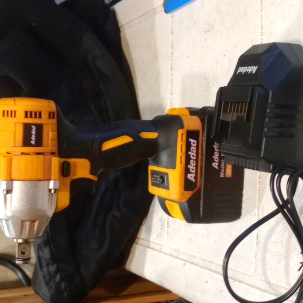 Adedad Cordless drill with battery and charger
